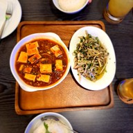 ลาโพโพ อาคารสินธร อาคารสินธร