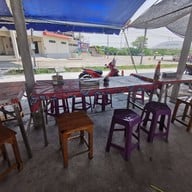 บรรยากาศ เจ๊แดงอาหารตามสั่ง