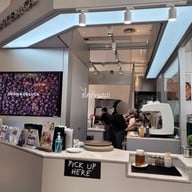 บรรยากาศ DEAN & DELUCA ดิเอ็มควอเทียร์