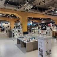บรรยากาศ Central Chidlom