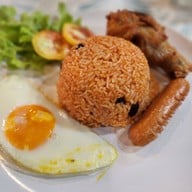 ครัวป้าตุ๋ย ประชาชื่น