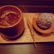 Siamese Cocktail & Gallery -