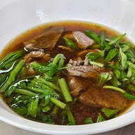 เอ๋ เกาเหลาหมูตุ๋น