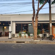 ครัวป้าตุ๋ย ประชาชื่น