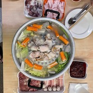 ร้านเจ้าอ้น หมูกระทะ จิ้มจุ่ม แจ่วฮ้อน