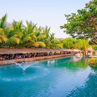 The Wild Swans Lake And Restaurant