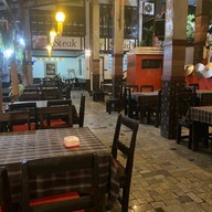 ร้านอาหาร บ้านปีกไม้