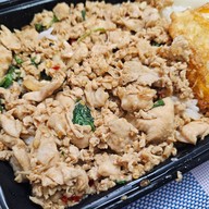 อร่อยเฉย...กะเพราถาด ลาดพร้าว-วังหิน