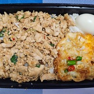 อร่อยเฉย...กะเพราถาด ลาดพร้าว-วังหิน