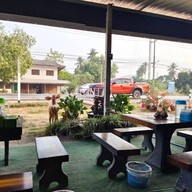 บรรยากาศ นุ ข้าวมันไก่