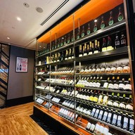 Jumbo Seafood Gallery Riverwalk