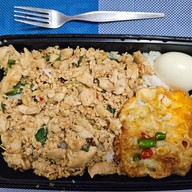 อร่อยเฉย...กะเพราถาด ลาดพร้าว-วังหิน