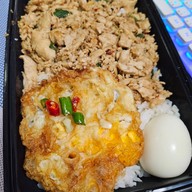 อร่อยเฉย...กะเพราถาด ลาดพร้าว-วังหิน