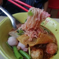 ก๋วยเตี๋ยวนายอ้วนเย็นตาโฟบะเต็งเสาชิงช้า สัมมากรเพลส รังสิต คลอง 2