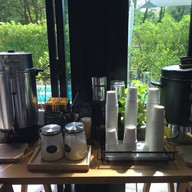 บลูมังกี้ฮับแอนด์โฮเทล