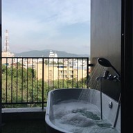 บลูมังกี้ฮับแอนด์โฮเทล