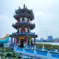 บรรยากาศ Spring And Autumn Pavilions