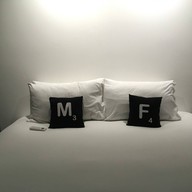 บลูมังกี้ฮับแอนด์โฮเทล