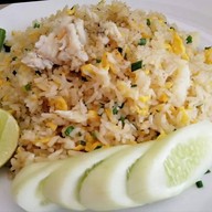 เมนูของร้าน ข้าวผัดปูเจ้ปุ้ย