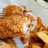 เมนูของร้าน Henryfry Fried Chicken ไก่ทอด เจริญกรุง