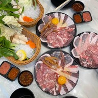 Dollars Shabu สุกี้ จิ้มจุ่ม หน้าย่าโม