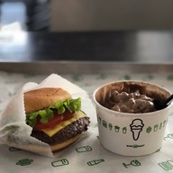 shake shack  russia arbat st.