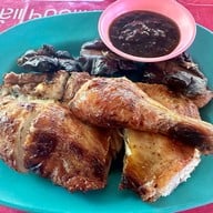 ร้านไก่ย่างวิเชียรบุรีสาขาหน้าโรงเรียนเวฬุวัน สาขาหน้าโรงเรียนวัดเวฬุวัน