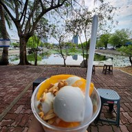 เมนูของร้าน ไอติมไข่แข็งเมืองทอง