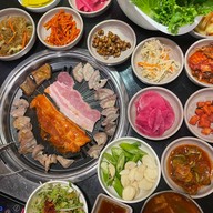 Darak Korean Restaurant ดารัก โคเรียนทาวน์