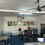ร้านข้าวมันไก่ ยางเนิ้ง สารภี ยางเนิ้ง สารภี