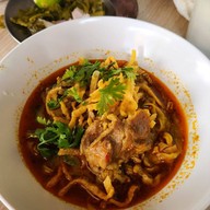 เมนูของร้าน ข้าวซอยเจ้เล็กประตูชัย