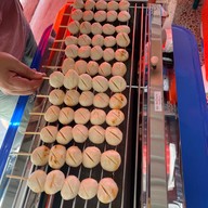ร้านลูกชิ้นปิ้งตุ๊กตา สำนักงานใหญ่