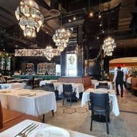 บรรยากาศ Another Hound Café Central Embassy