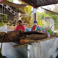 หน้าร้าน บ้านเตี๋ยวเรือ