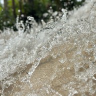 น้ำตกบัวตอง