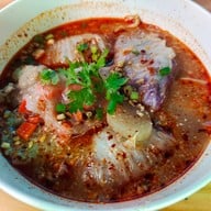 เมนูของร้าน ก๋วยเตี๋ยวปากหม้อน่าล่อในสวน