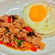 น้ำแข็งใส-ของอร่อยริมคลอง Green Moon เอกชัย 41