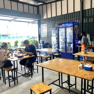 ครัวป้าสวน ส้มตำ ยำ อาหารตามสั่ง ครัวป้าสวน