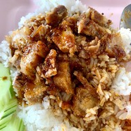 ครัวป้าสวน ส้มตำ ยำ อาหารตามสั่ง ครัวป้าสวน