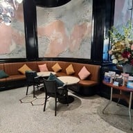 บรรยากาศ Another Hound Café Central Embassy