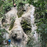 น้ำตกบัวตอง