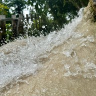 น้ำตกบัวตอง