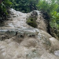 น้ำตกบัวตอง