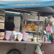 หน้าร้าน เป็ดย่างเจ๊เกียงบางรัก