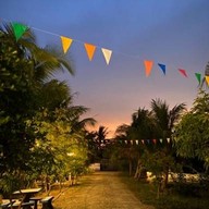 ร้านแซ่บบ้านสวน