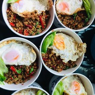 ร้าน กะเพรา IN BOX ( รับทำข้าวกล่อง ) บึง เครือสหพัฒต์ แหลมฉบัง