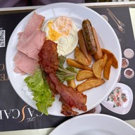 Cascade Restaurant ดุสิตธานี พัทยา