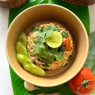 ครัวในบ้านเเม่เฮงเฮง กะเพราพริกแห้ง 1