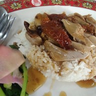 เมนูของร้าน เป็ดย่างเจ๊เกียงบางรัก