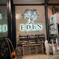 บรรยากาศ Adam&Eve Cafe’and bistro